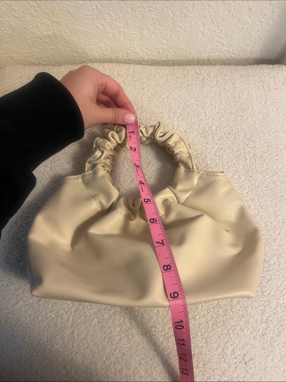 A&F Ruched Handle Handbag - Picture 6 of 7